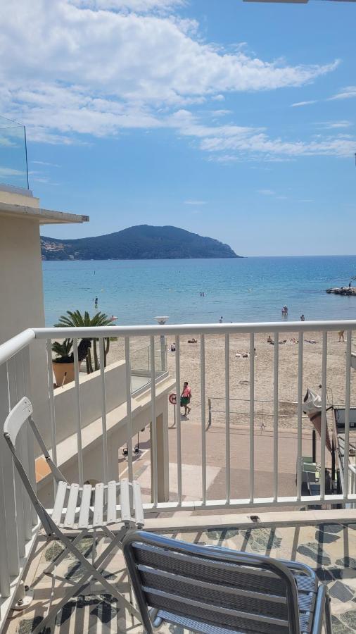 Les Pieds Dans L'O - Appartement 50M2 Front De Mer Saint-Cyr-sur-Mer Luaran gambar