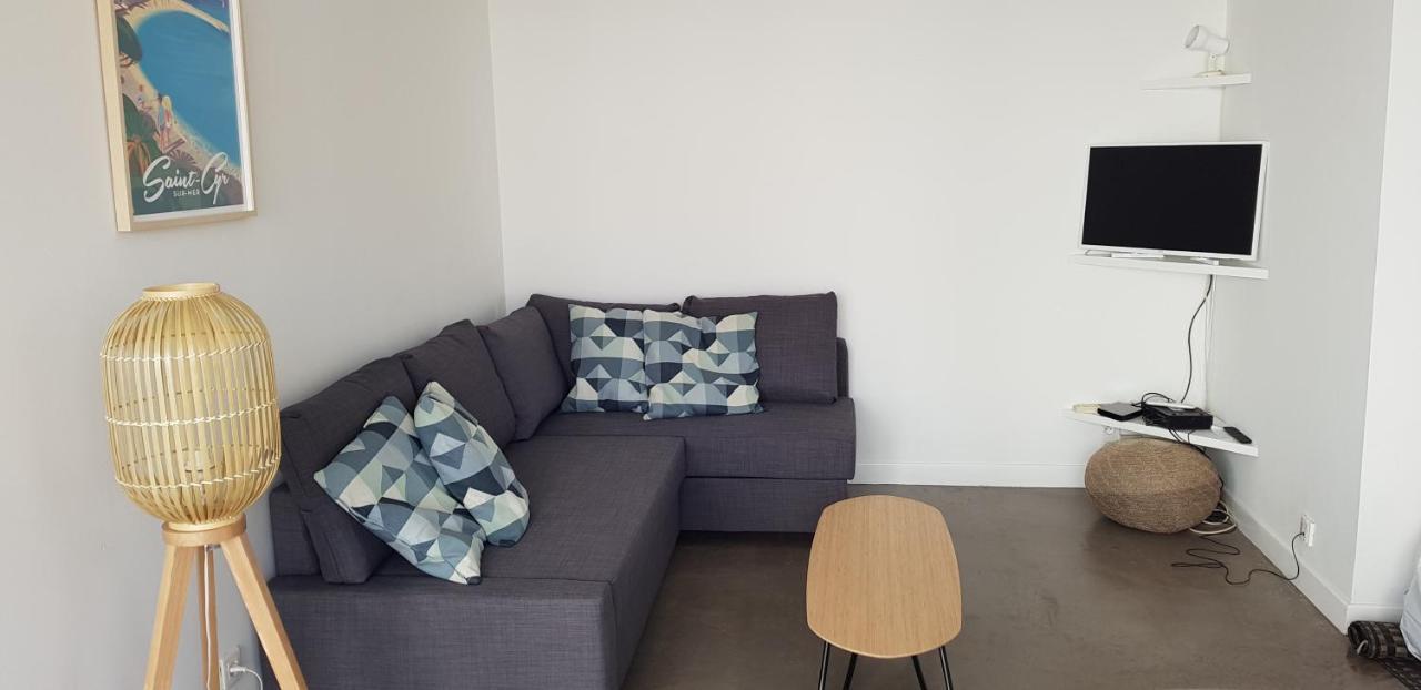 Les Pieds Dans L'O - Appartement 50M2 Front De Mer Saint-Cyr-sur-Mer Luaran gambar