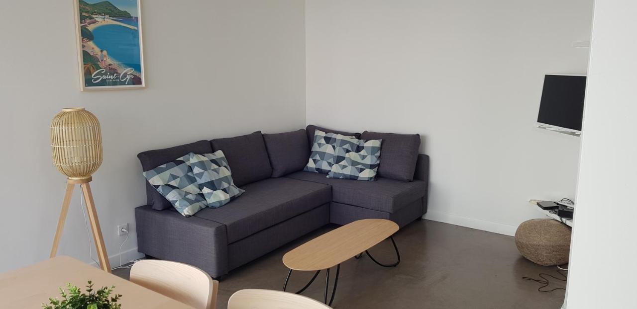 Les Pieds Dans L'O - Appartement 50M2 Front De Mer Saint-Cyr-sur-Mer Luaran gambar